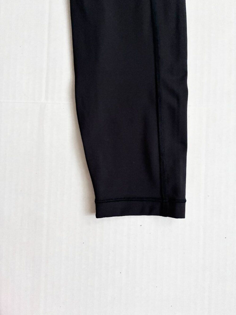 Athleta Ultimate Stash Pocket Legging 7/8 - Small - Black - Picture 5 of 10